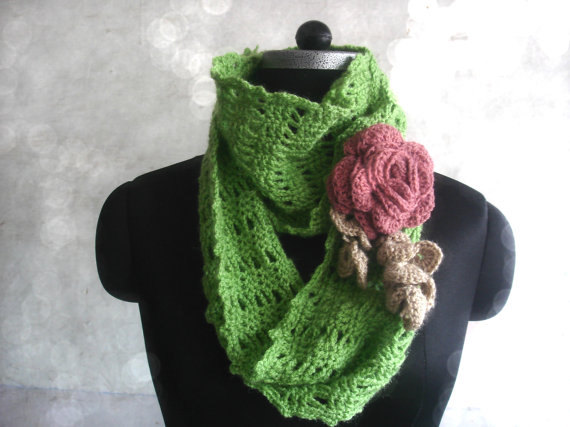 Crochet Green Cowl With Pink Rose-vintage-scarf-wrap